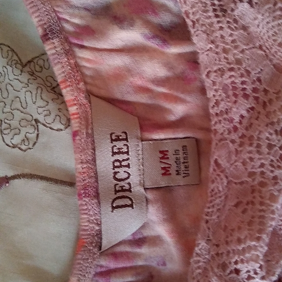 Pink rayon top - Picture 2 of 3